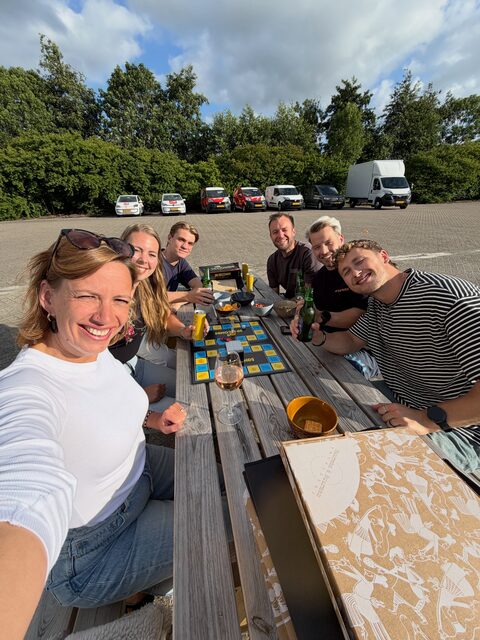 Van behandelen naar borrelen 🍻😄

Samen de zomer ingeluid met lekker eten, spelletjes en een pot...
